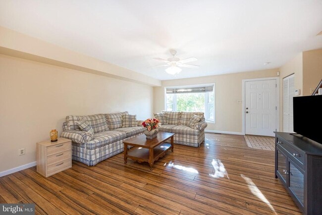 Photo - 3930 Gatehouse Lane