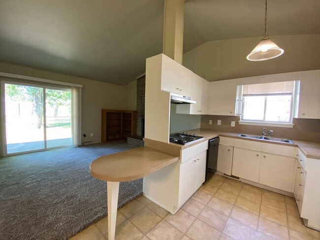 Photo - 3 Bedroom, 2 Bathroom, 2 car garage