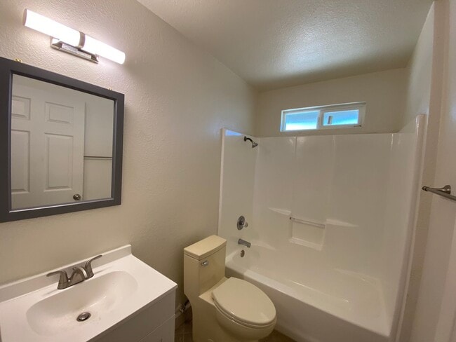 Photo - Cozy 2 Bedroom!