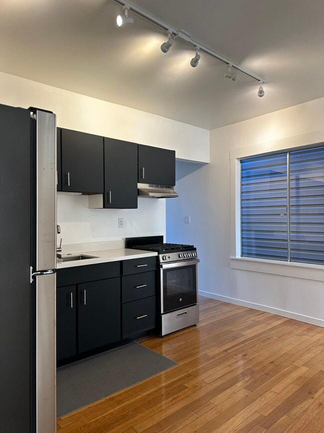 Photo - 1367 De Haro St