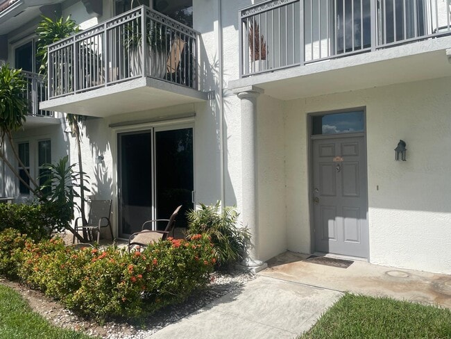 Building Photo - 2044 Alta Meadows Ln Unit 1812 Rental