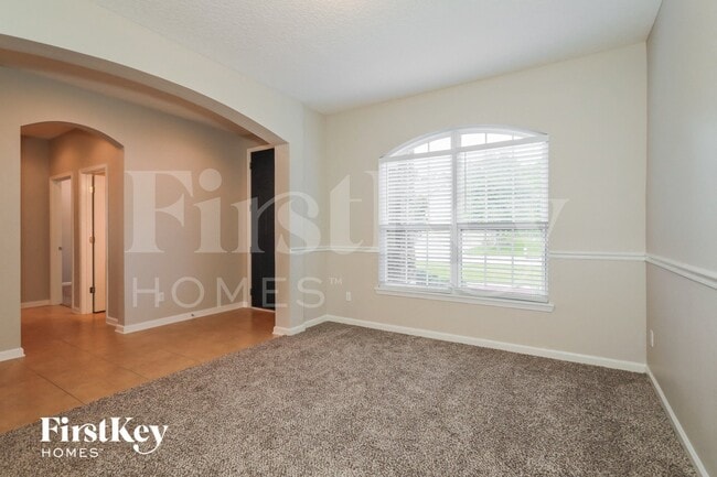 Photo - 166 Queen Victoria Ave