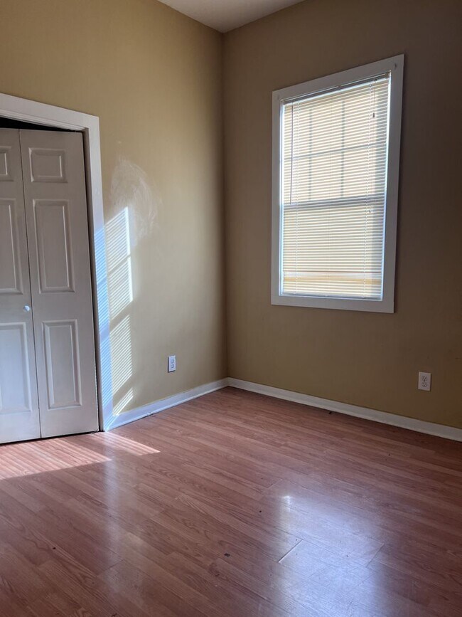Photo - Cute pet friendly 2 bedroom single family ...