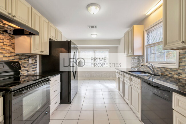 Photo - 2816 Deerwood Trail