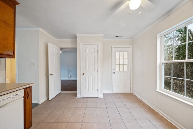 Photo - 3 Bed 1.5 Bath Home for Rent in Newport News, VA!