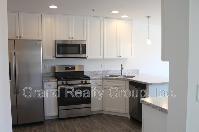 Photo - 7106 Country Club Hills Dr