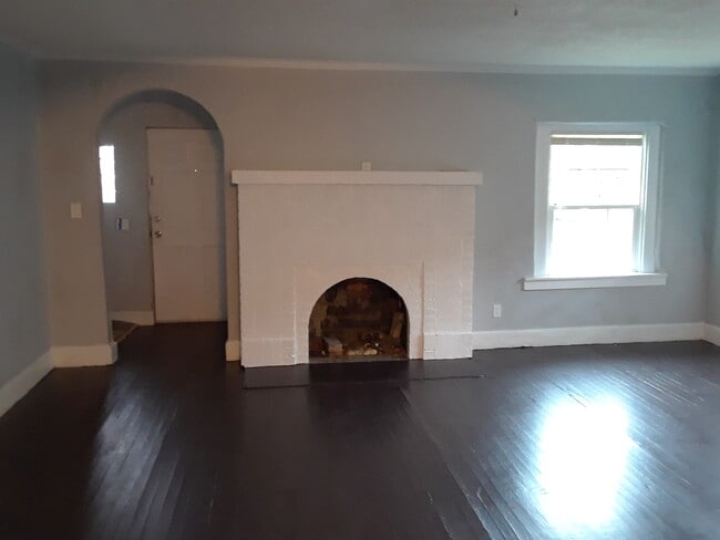 Photo - 415 Flint St