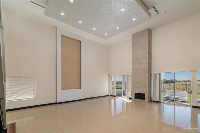 Photo - 19 S 48th St