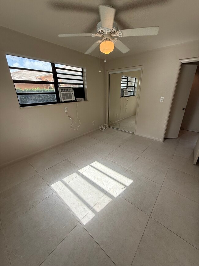 Photo - 4816 SW 58th Ave