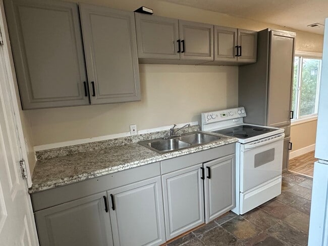 Photo - GORGEOUS Duplex in South Salt Lake!!!