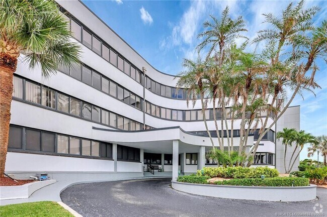 Building Photo - 1357 NE Ocean Blvd Unit 318 Rental