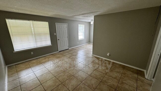 Photo - 3250 Amselle Cir