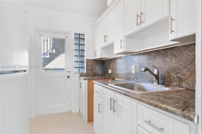 Photo - 974 Biarritz Dr Unit 11
