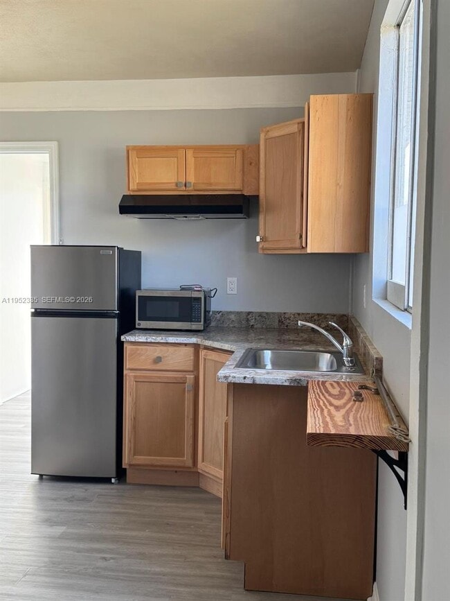 Photo - 910 SW Airoso Blvd Unidad 1