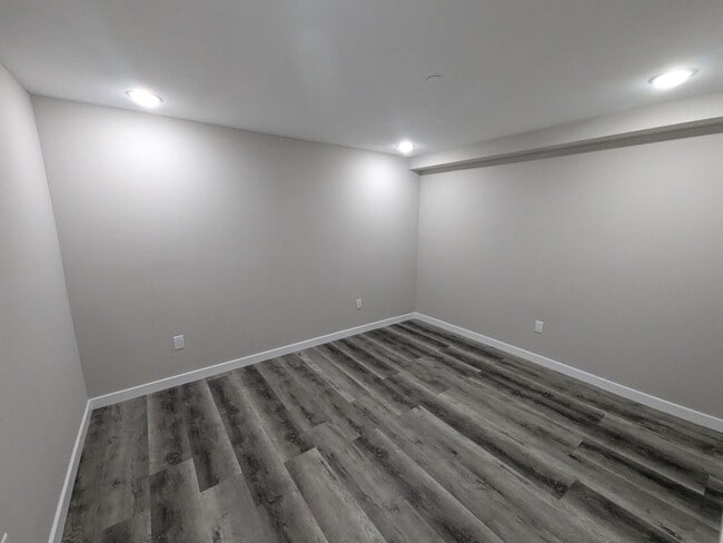 Photo - 4995 W Thompson St Unit 1F