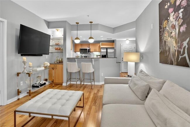 Building Photo - 390 17th St NW Unit 3061