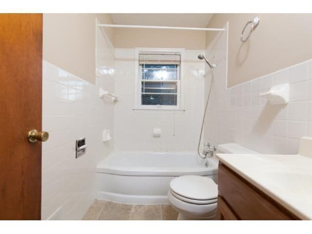 Photo - 8490 Monroe St NE