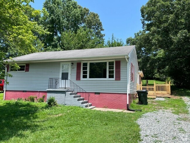 Building Photo - 229 Watson Dr Rental