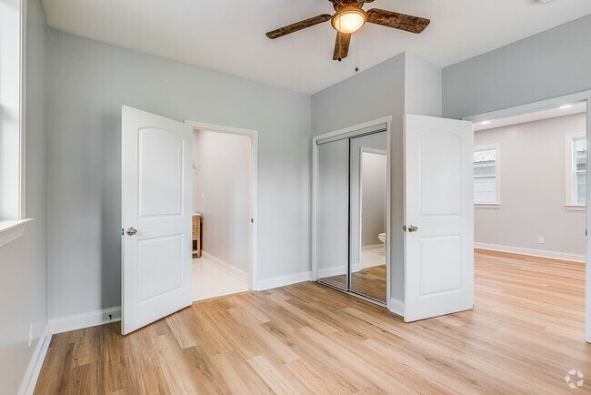 Building Photo - 1228 E Park Ave Rental