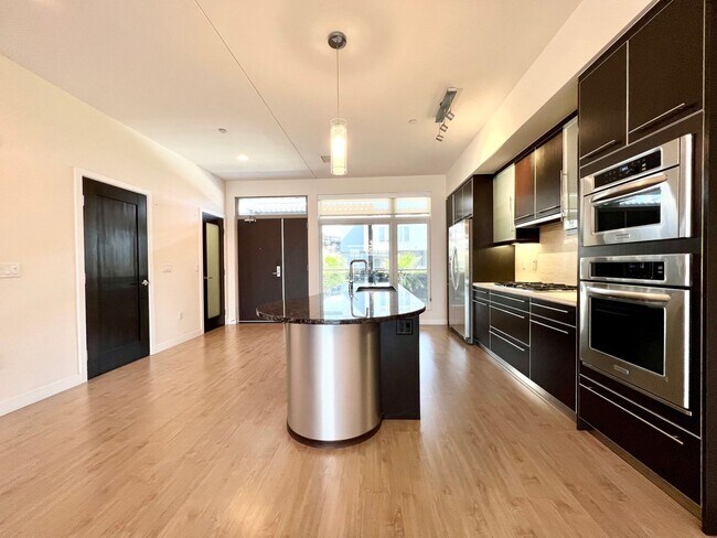 Photo - MOVE IN SPECIAL!!! FIRST MONTH FREE!!! LUX...