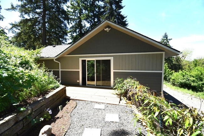 Photo - Newly Remodeled Home in Quiet Neighborhood!