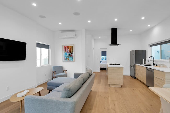 Photo - 8749 Cattaraugus Ave Unidad Main House - The Casa