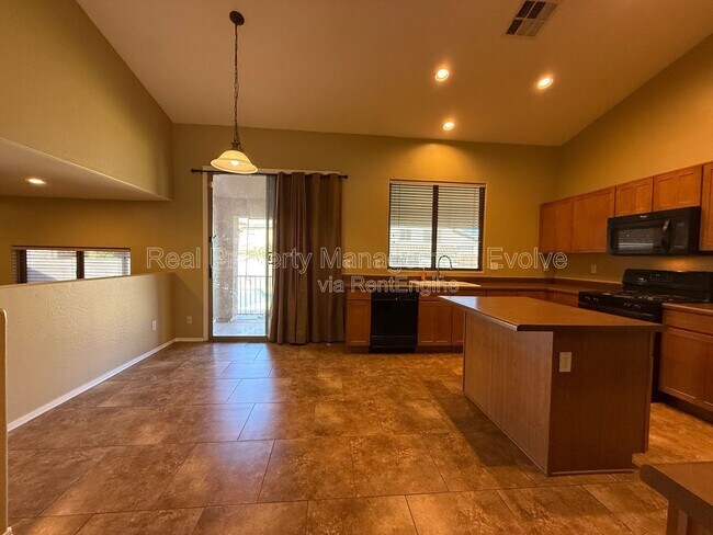 Photo - 8014 W Pima St