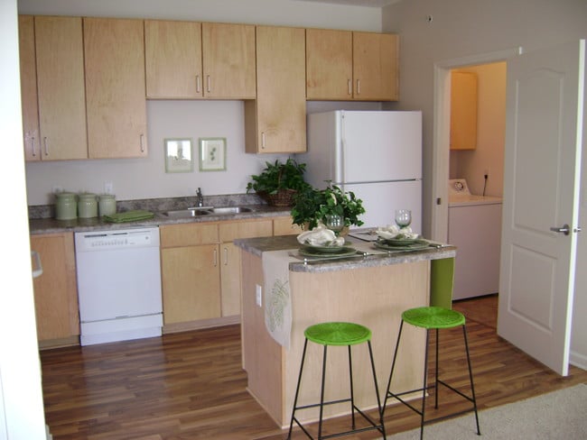 Photo - Whispering Hills Apartments