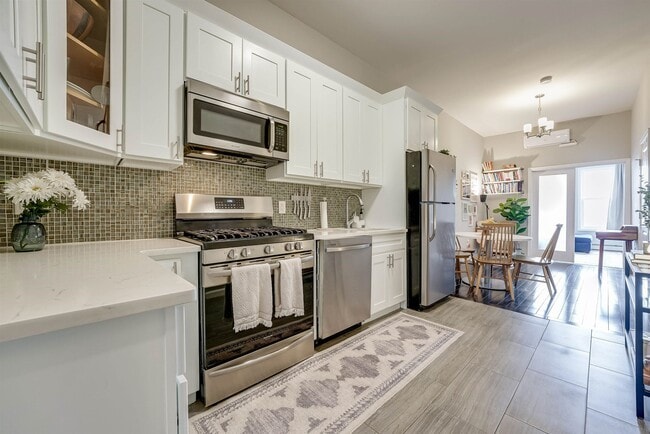 Photo - 80 Webster Ave Unidad 3R Rental