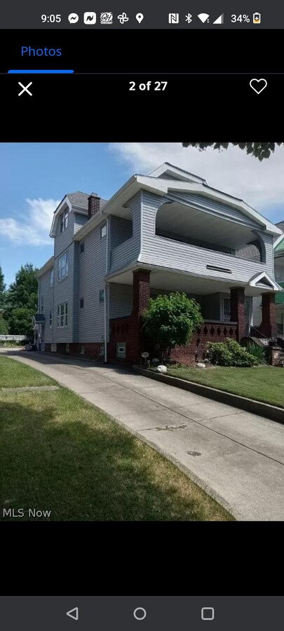 3 bedroom located blocks away from Shaker Square. - 2953 E 128th St House Unit down