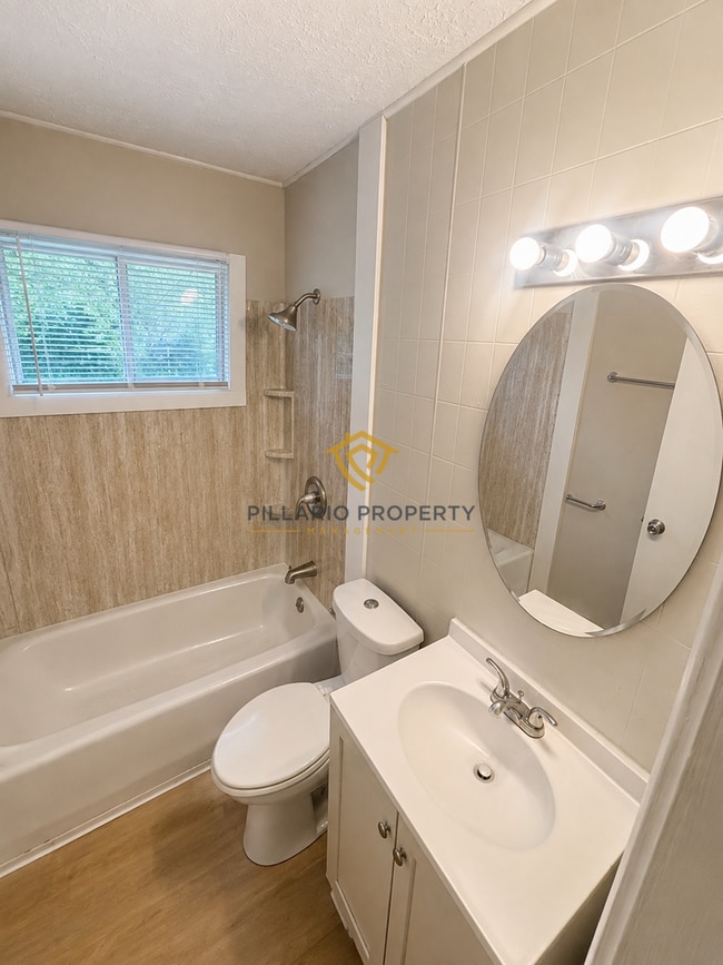 Photo - 1112 Earhart St