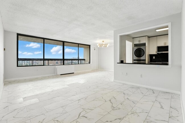 Building Photo - 3705 S George Mason Dr Unit # 2112S Rental