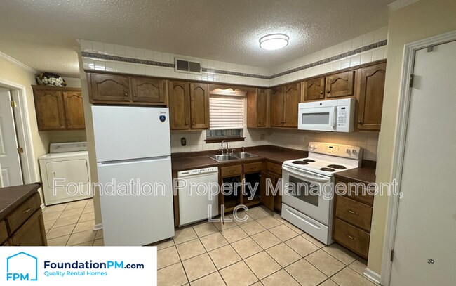 Photo - 2621 Derbyshire Ave