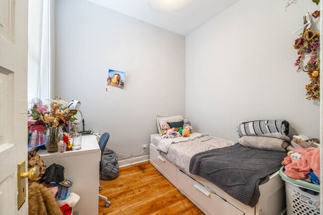 Photo - 928 S Claremont Ave