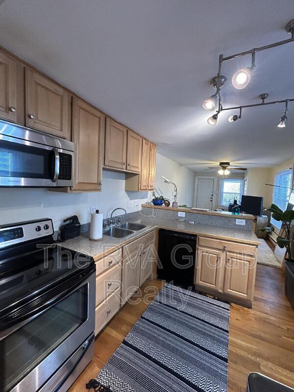 Photo - 2408 W Cary St Unit C