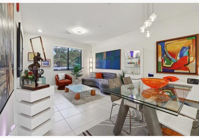 Building Photo - 8001 NW 41st St Unit F-112