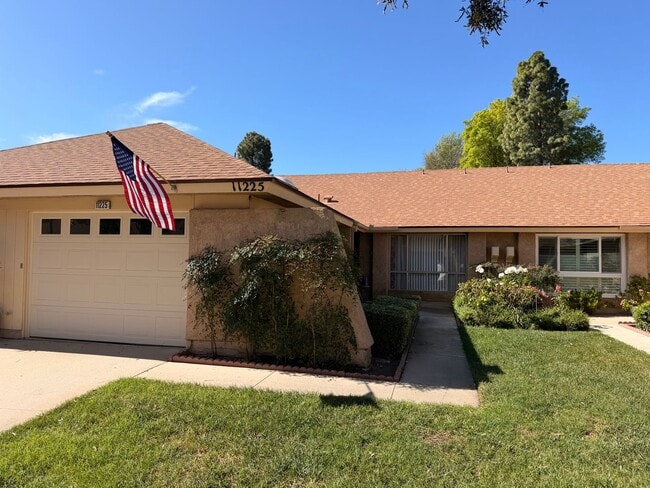 Building Photo - Coronado model with enclosed patio room in Leisure Village Camarillo