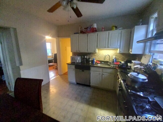 Building Photo - 49 Beech Glen St Unit 2 Rental