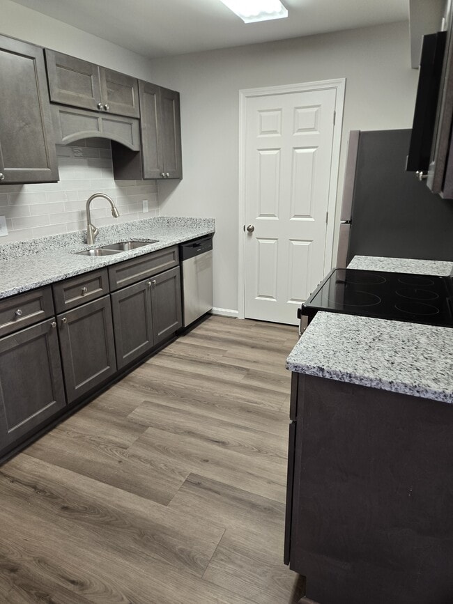 Photo - 3703 Southborough Rd Unidad D