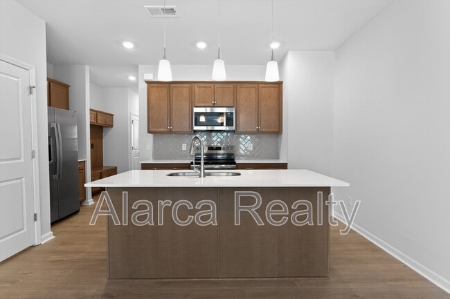 Photo - 2962 Sloan Dr