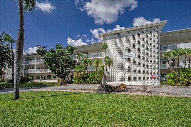 Building Photo - 5155 9th Ave N Unit 104