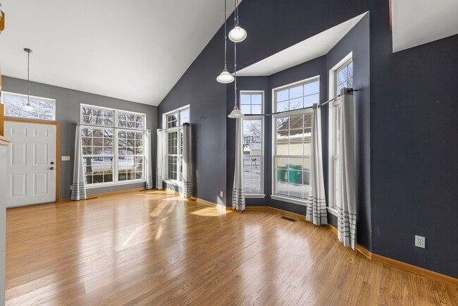 Photo - 14215 S Longview Ln