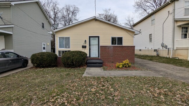 Welcome to this charming 3-bedroom, 1-bath... - Welcome to this charming 3-bedroom, 1-bath... Casa