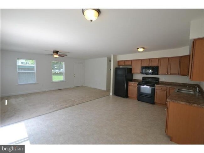 Photo - 203 Hamilton St