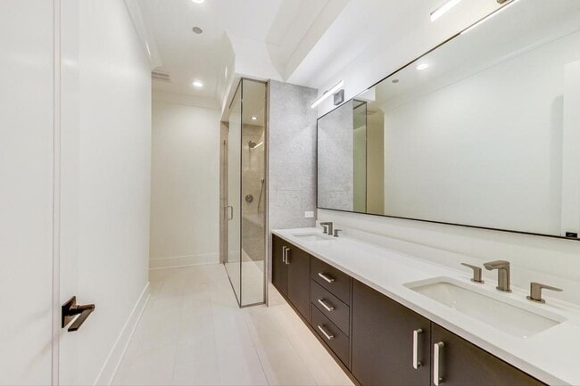 Photo - 3 bedroom in Chicago IL 60625 Unit 5S