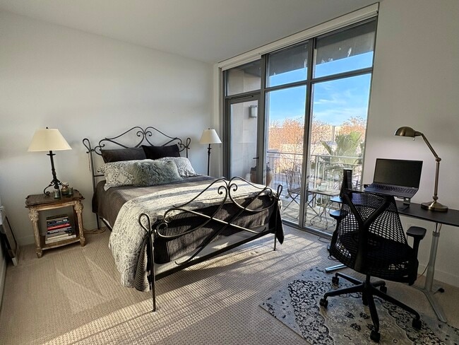 Photo - 175 W Saint James St