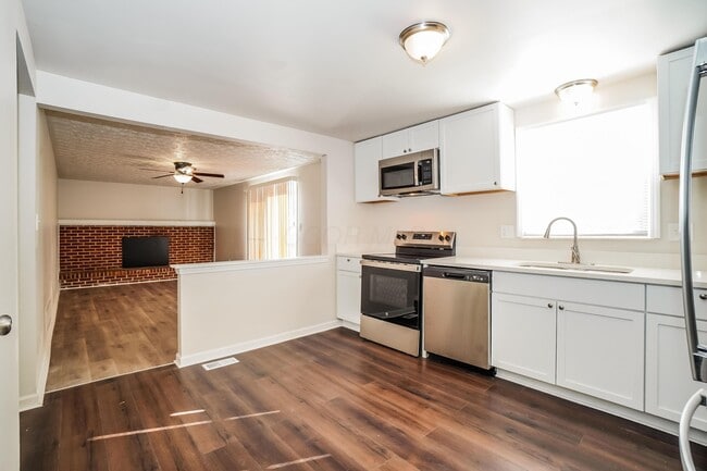 Photo - 4005 Vermilion Ave