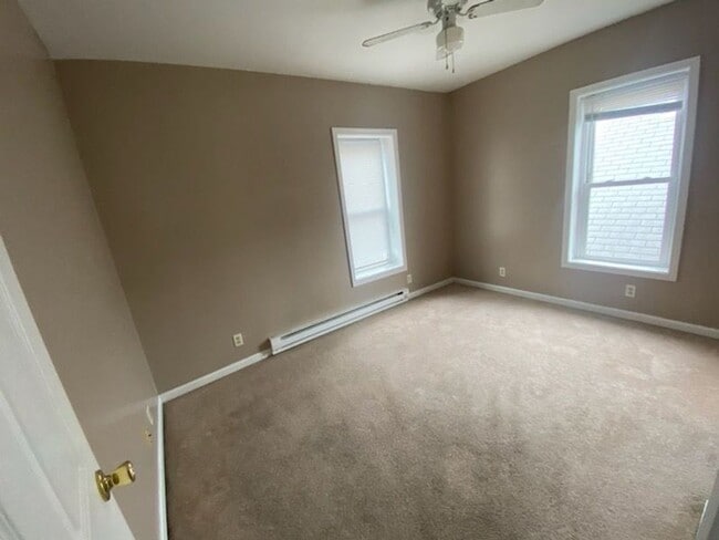 Building Photo - 927 Hayes Ave Unit 927 Hayes Ave Upper (J&L) Rental