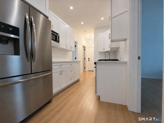 Photo - 492 Lombard St