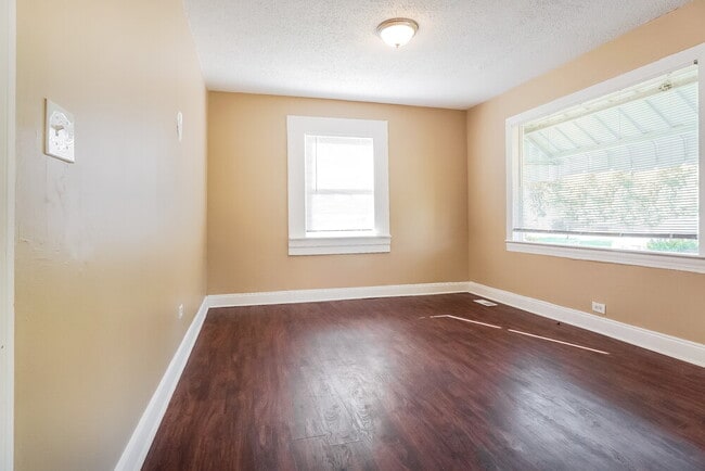 Photo - 3004 Forestdale Blvd